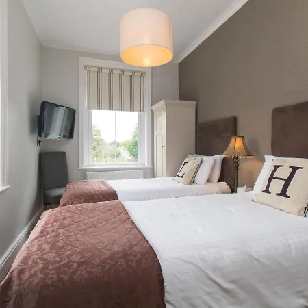 Lakeland House Bed & Breakfast 4*