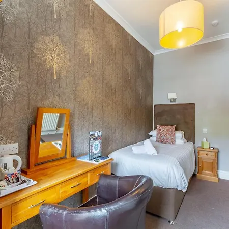 Lakeland House 4*