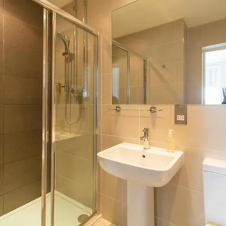 Lakeland House 4*