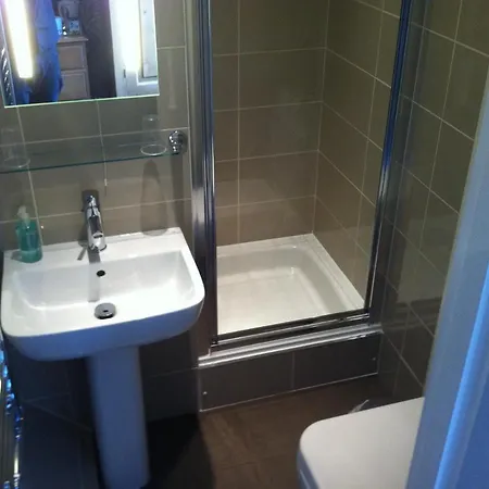 Lakeland House 4*