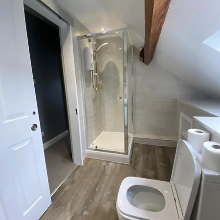 Lakeland House 4*