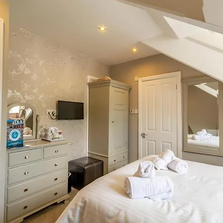 B&B Lakeland House