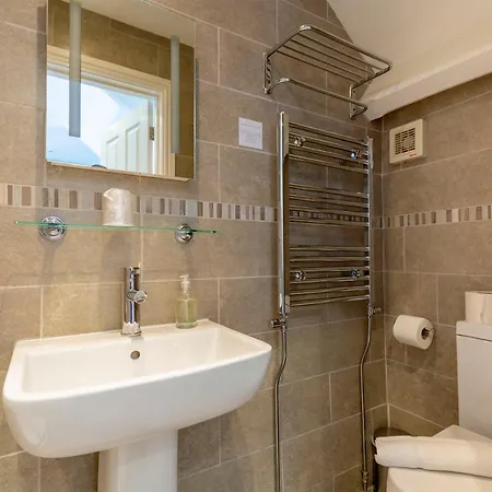 Lakeland House B&B