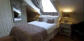 Lakeland House לינה וארוחת בוקר 4*
